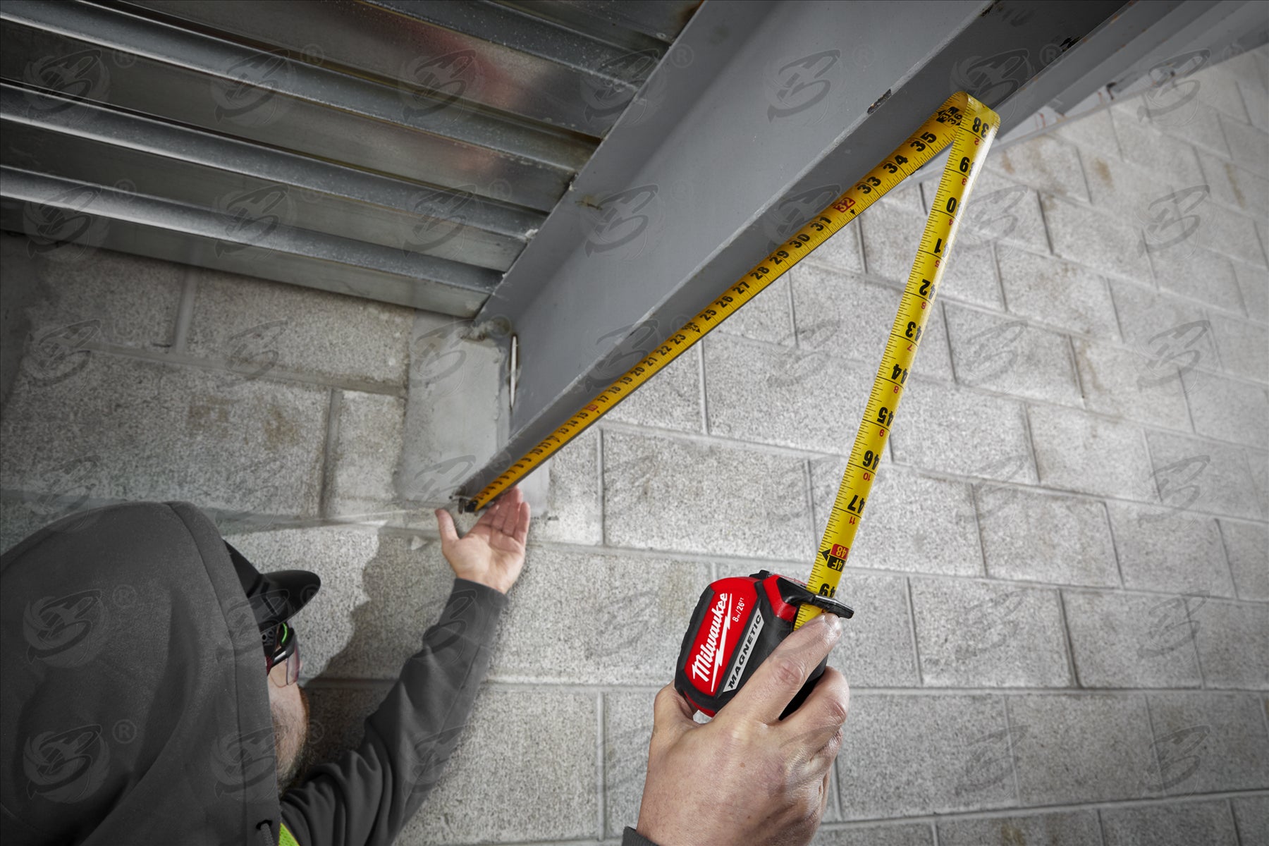 MILWAUKEE 5M MAGNETIC TIP 27MM NYLON BLADE TAPE MEASURE