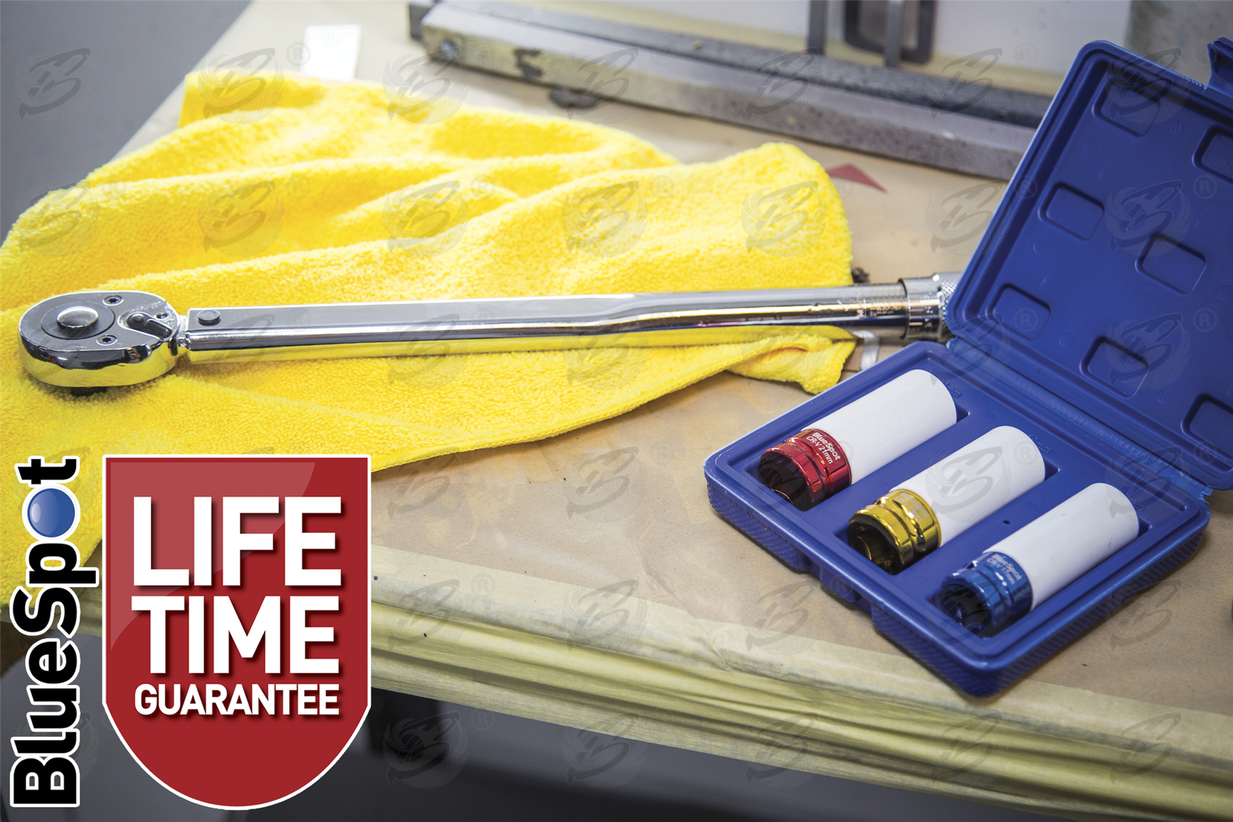 BLUESPOT 1/2" DRIVE CALIBRATED TORQUE WRENCH 42Nm - 210Nm & 3PCS 1/2" DRIVE 6 POINT ALLOY WHEEL NUT SOCKETS