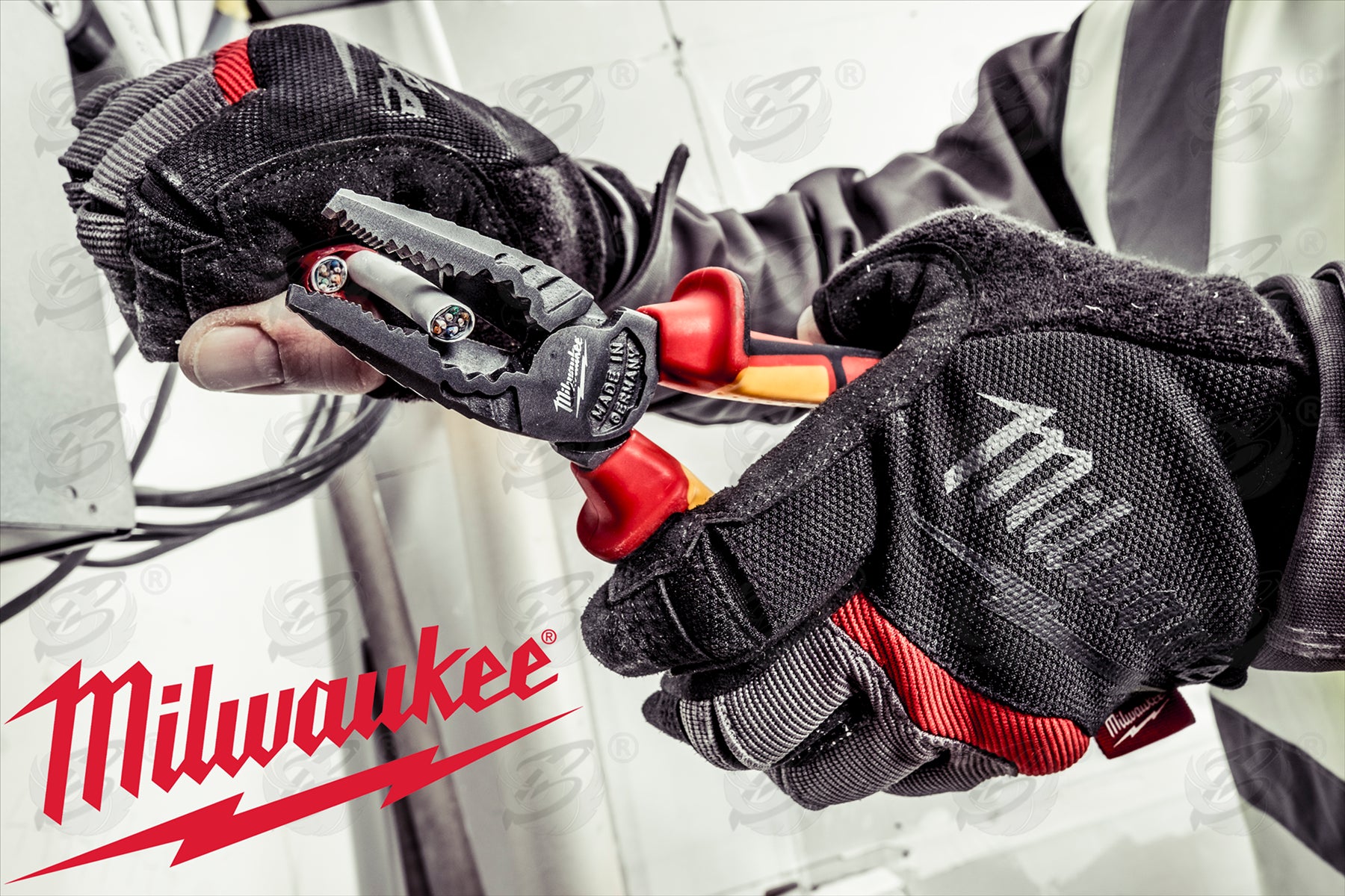 MILWAUKEE 1000V VDE COMBINATION PLIERS 165MM