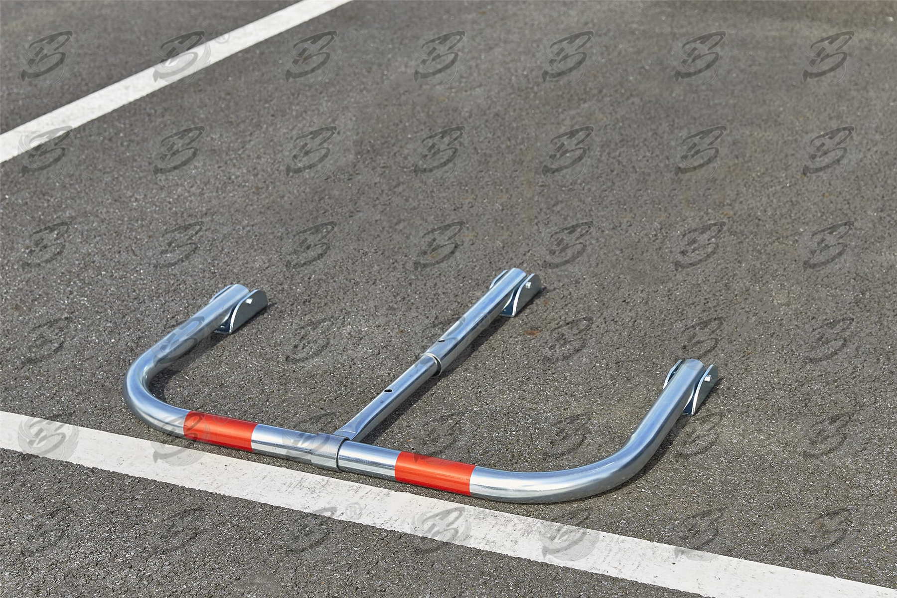 BlueSpot Lockable Folding Parking Barrier ( 77091 )