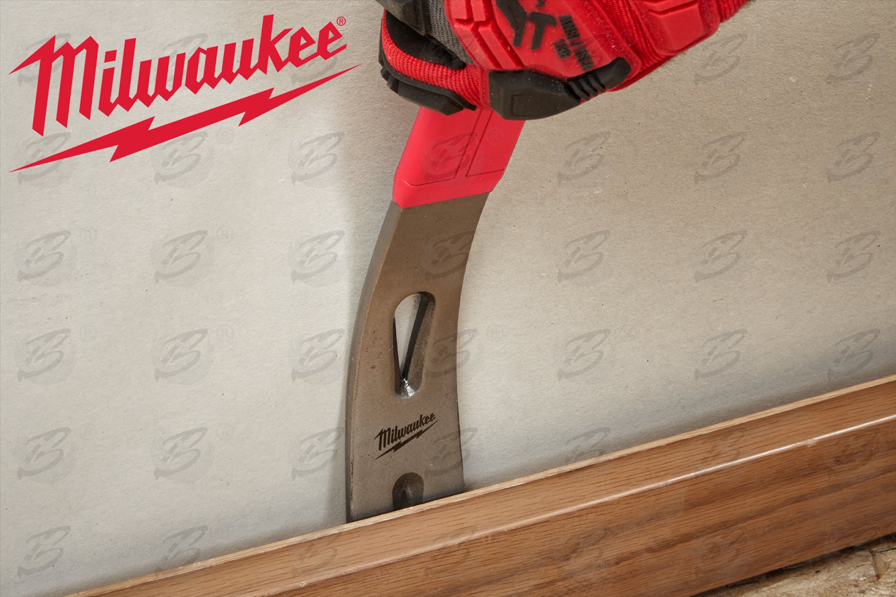 MILWAUKEE 12" WRECKING BAR ( PRY BAR )