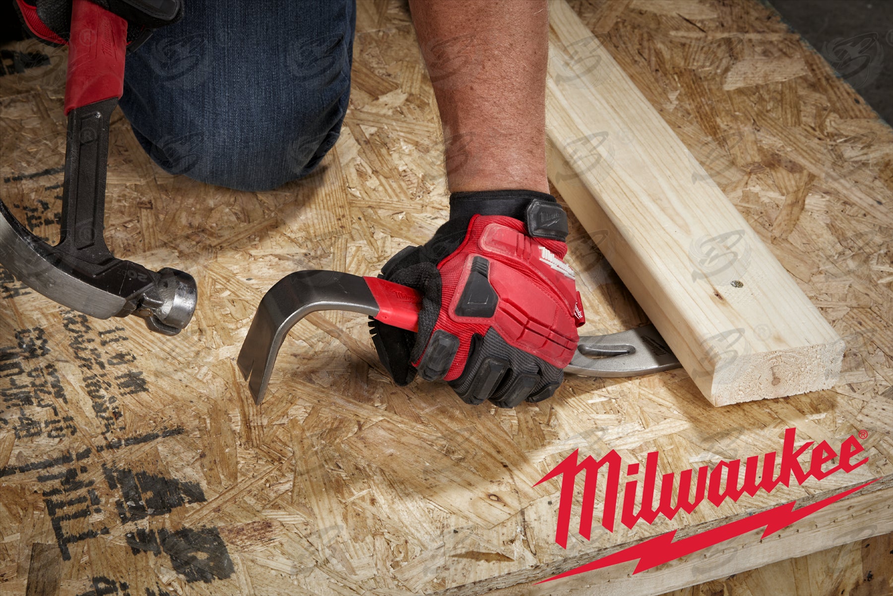 MILWAUKEE 12" WRECKING BAR ( PRY BAR )