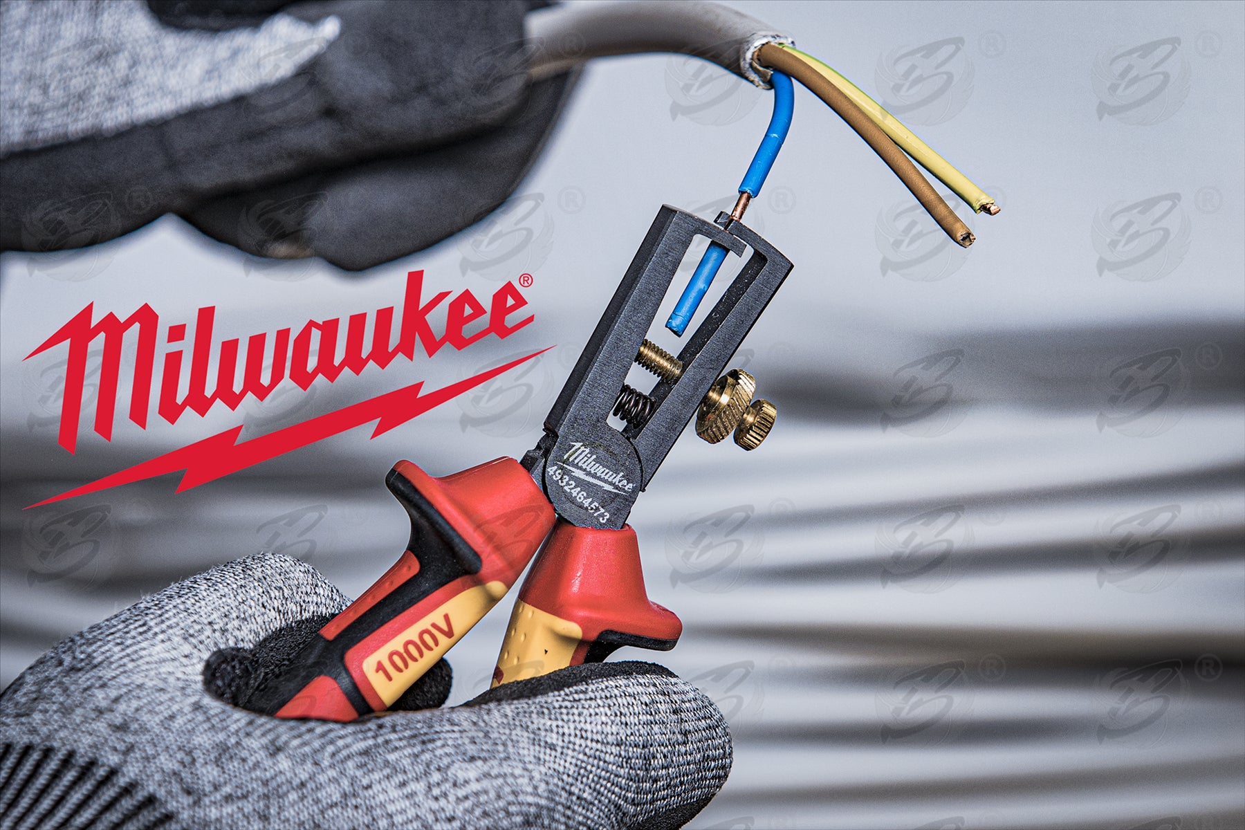 MILWAUKEE 1000V VDE WIRE STRIPPING PLIERS 160MM