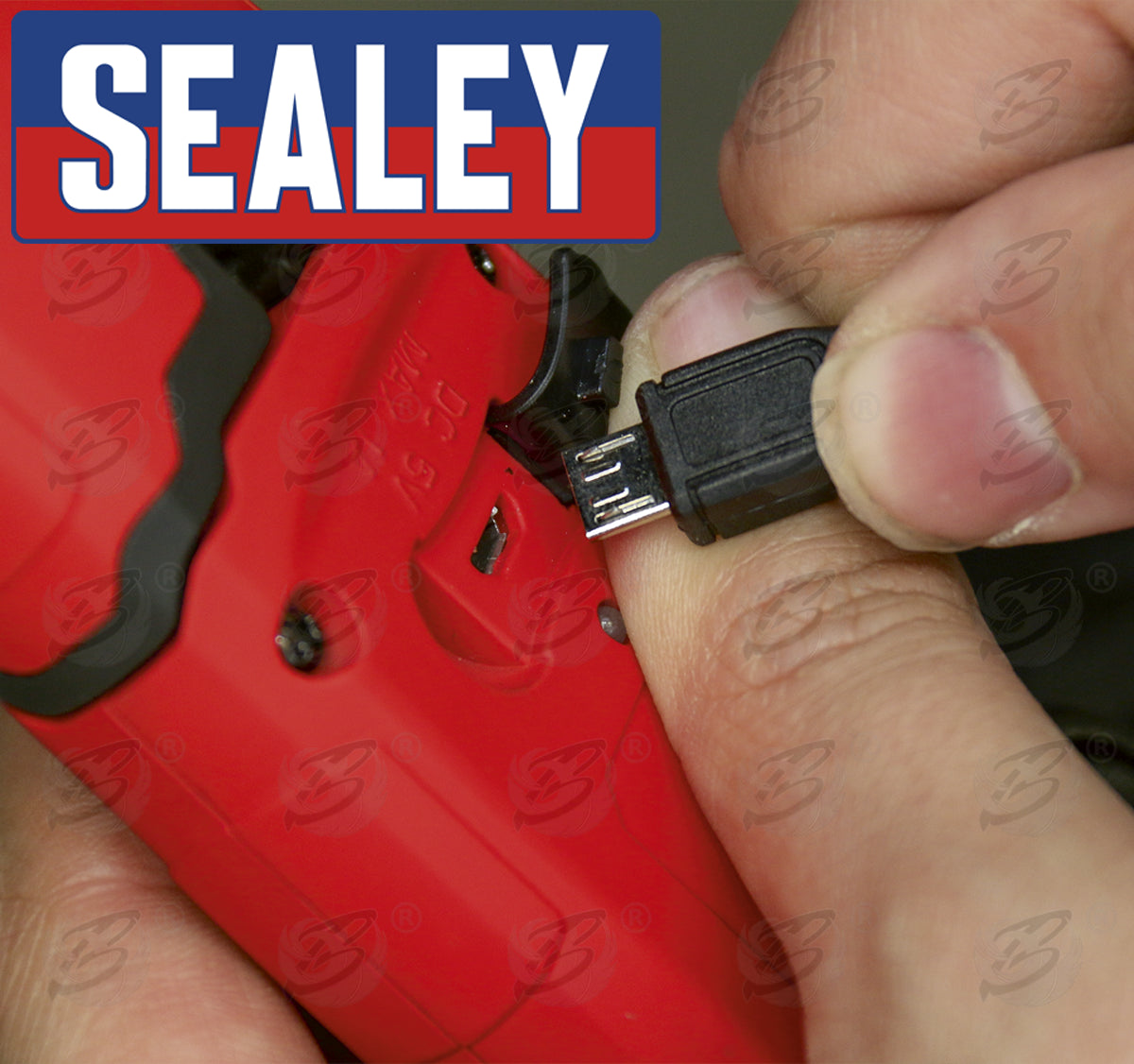 SEALEY RECHARGEABLE COB LED LI - ION WORK LIGHT ( RED )