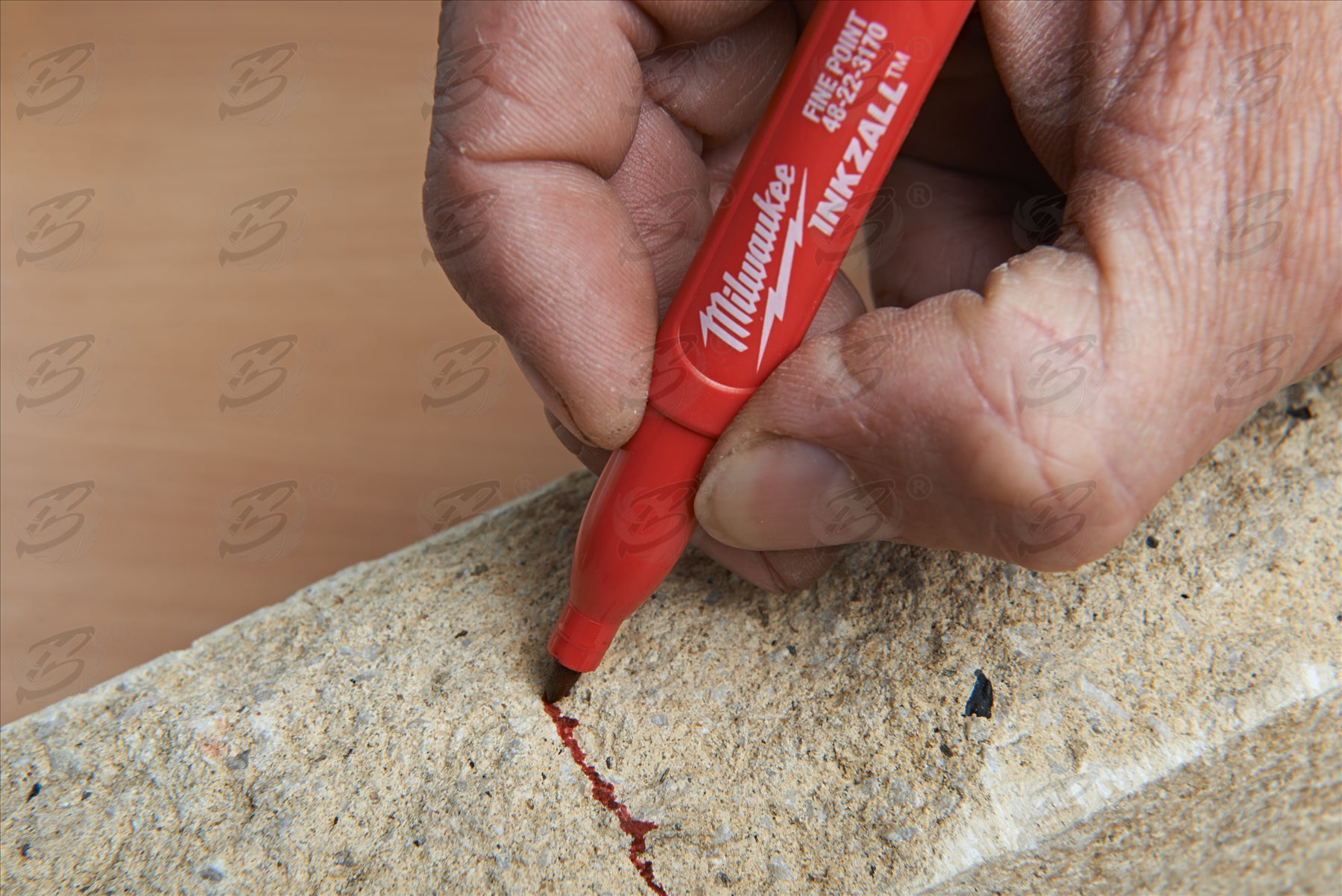 MILWAUKEE INKZALL FINE POINT ALL SURFACE MARKER PENS ( X 4 )