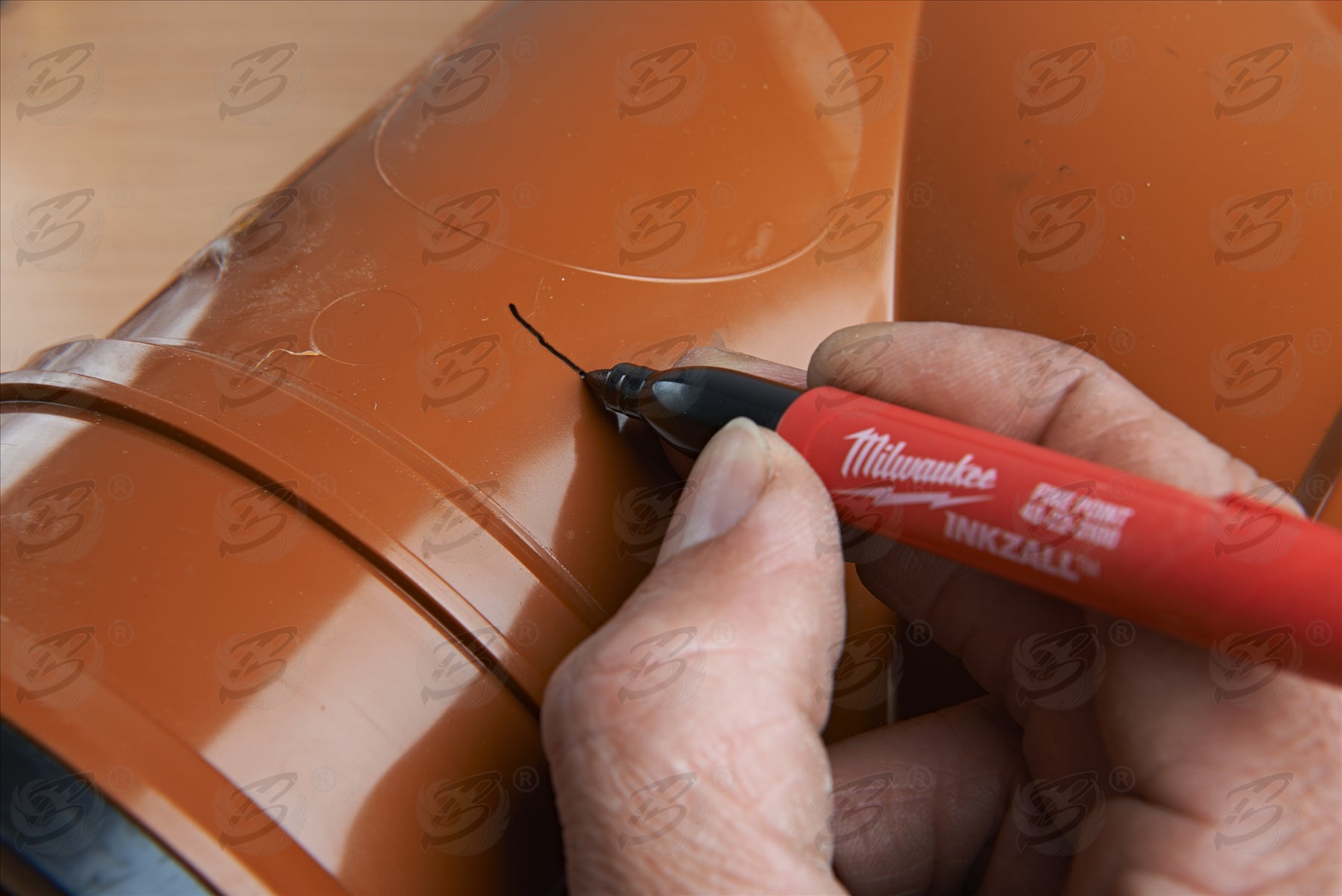 MILWAUKEE INKZALL FINE POINT ALL SURFACE MARKER PENS ( X 4 )