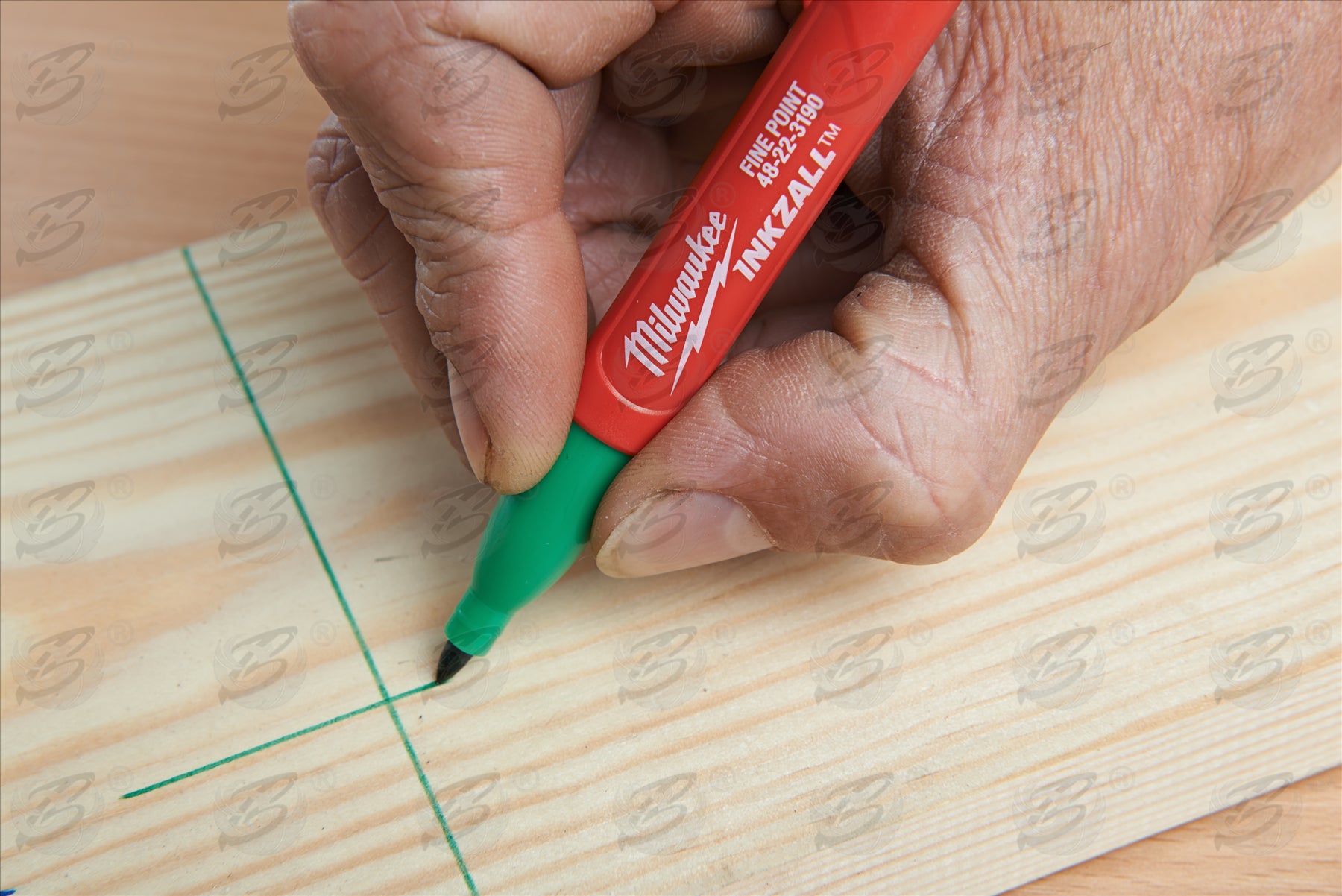 MILWAUKEE INKZALL FINE POINT ALL SURFACE MARKER PENS ( X 4 )