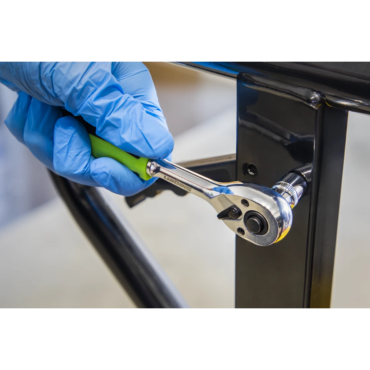 Siegen 3 Piece 1/4" & 3/8" & 1/2" Drive 72 Tooth Ratchet Handle Set In EVA Foam Storage Block With A Manufacturers LifeTime Guarantee S01331
