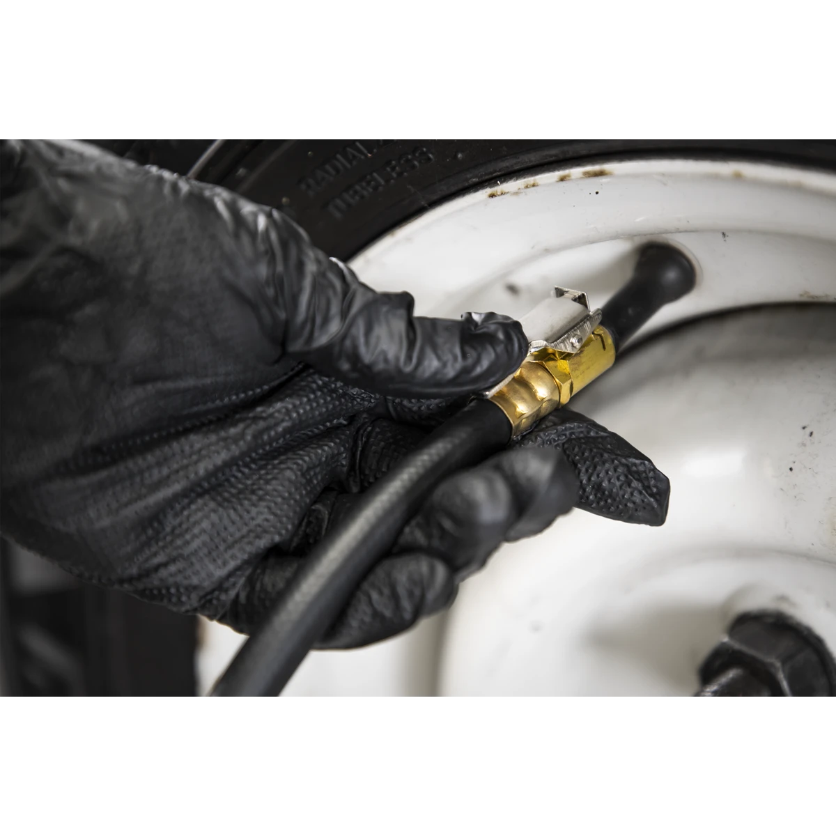 Sealey Tyre Pressure Guage With Clip On Chuck  TST/PG6