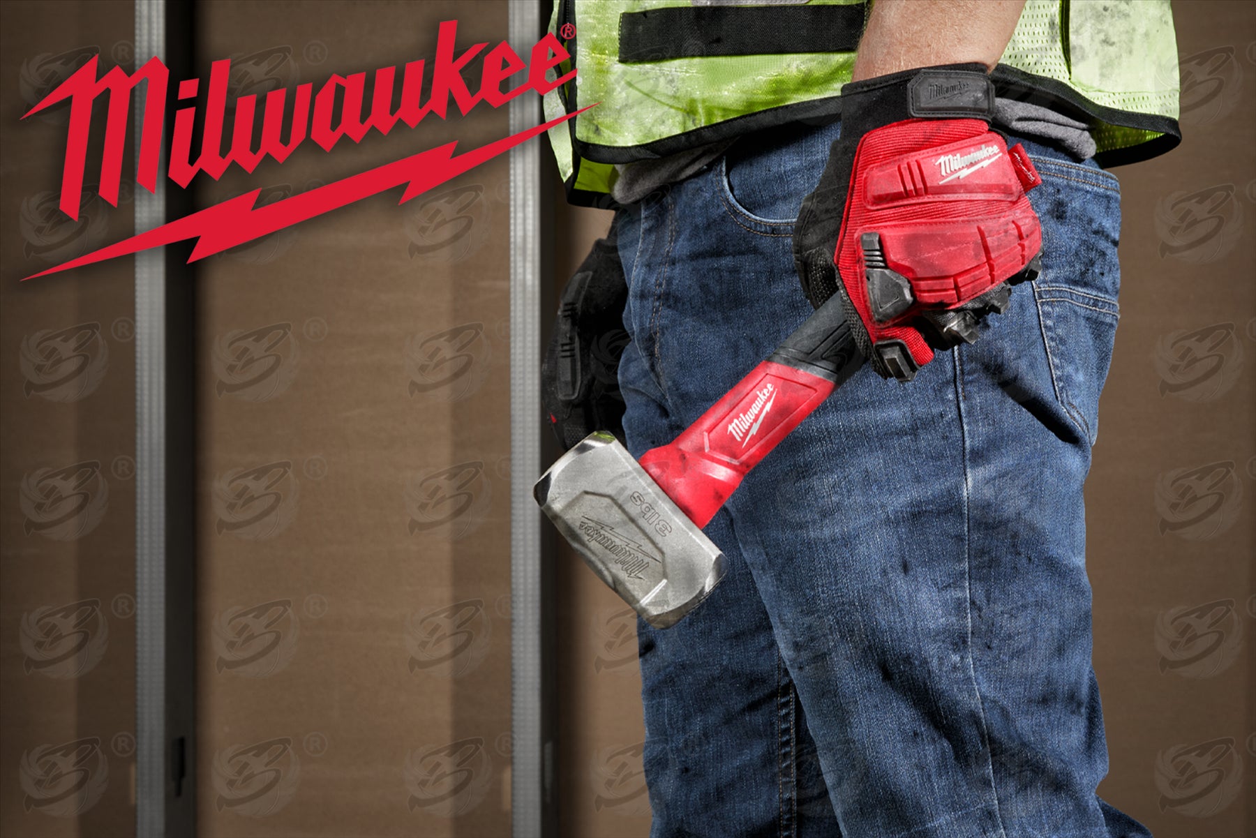 MILWAUKEE 1.36KG ( 3LB ) FIBREGLASS HANDLE CLUB HAMMER