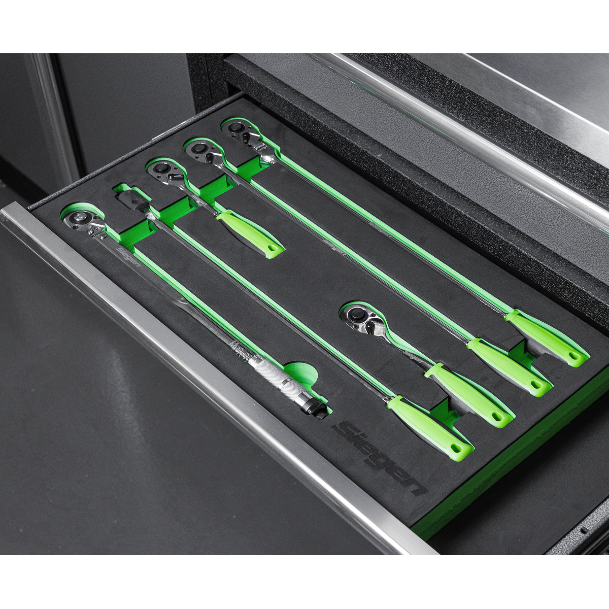Siegen 6 Piece 1/2" Drive Torque Wrench, Breaker Bar & 72 Tooth Mixed Length, Standards & Flexible Head Ratchet Handle Set In EVA Foam Storage Block With A Manufacturers LifeTime Guarantee S01326