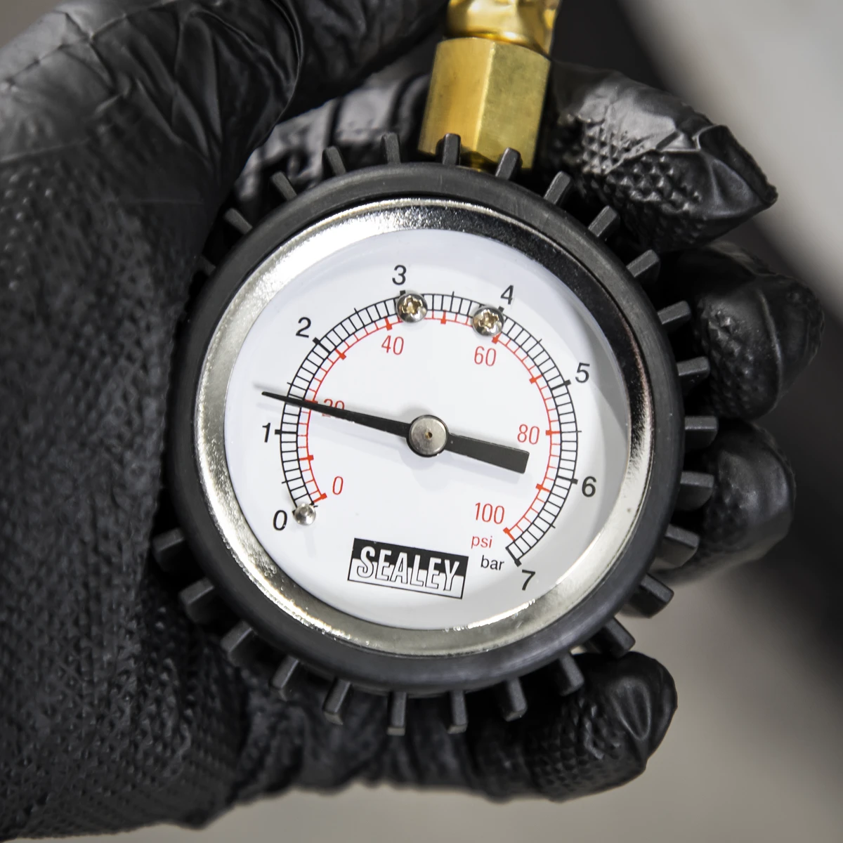 Sealey Tyre Pressure Guage With Clip On Chuck  TST/PG6